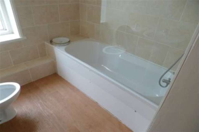  Image of 3 Bedroom Flat to rent at Ramsgate, CT11 8QD