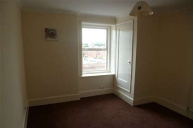  Image of 3 Bedroom Flat to rent at Ramsgate, CT11 8QD