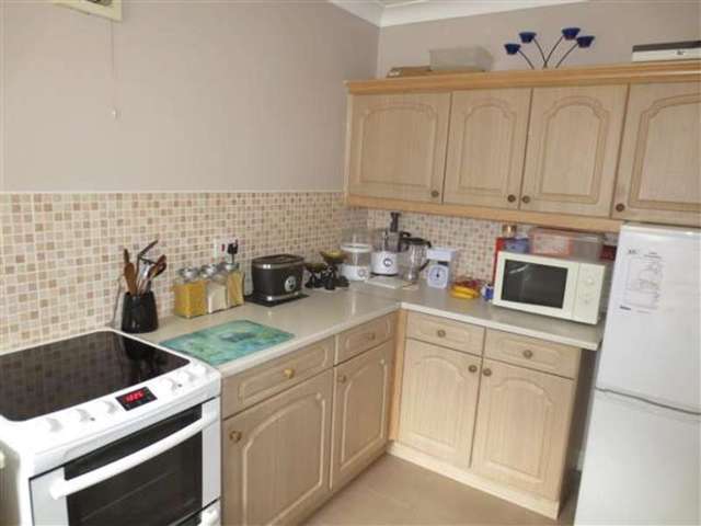  Image of 2 Bedroom Bungalow for sale at Scarborough, YO11 2QQ
