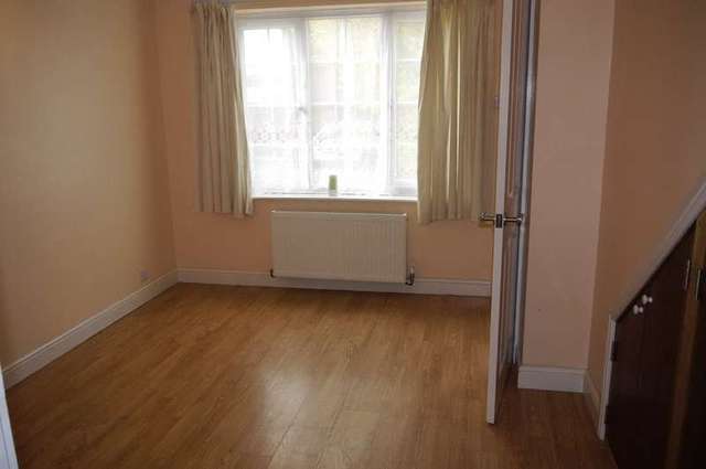  Image of 4 Bedroom Detached for sale at Hemingbrough North Yorkshire, YO8 6YZ