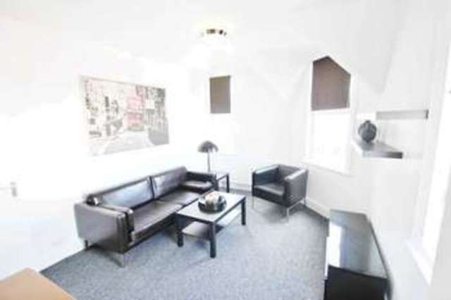  Image of 1 Bedroom Flat to rent at London WC1V 6RD Holborn, WC1V 6RD