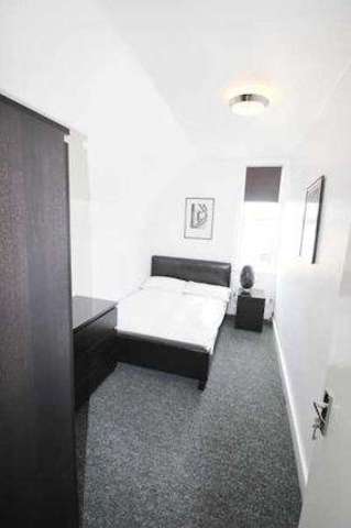  Image of 1 Bedroom Flat to rent at London WC1V 6RD Holborn, WC1V 6RD