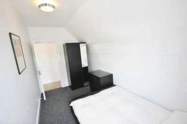  Image of 1 Bedroom Flat to rent at London WC1V 6RD Holborn, WC1V 6RD