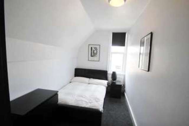  Image of 1 Bedroom Flat to rent at London WC1V 6RD Holborn, WC1V 6RD