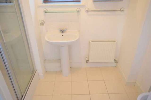  Image of 2 Bedroom Apartment to rent at Bramley Crescent  Ilford, IG2 6NU
