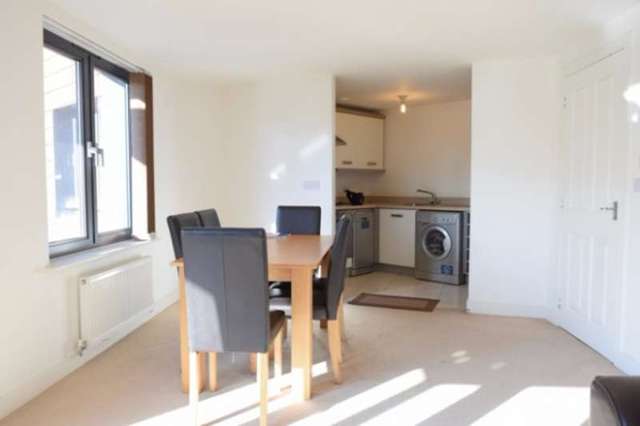  Image of 2 Bedroom Apartment to rent at Bramley Crescent  Ilford, IG2 6NU
