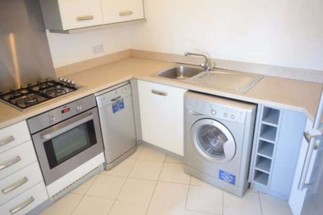  Image of 2 Bedroom Apartment to rent at Bramley Crescent  Ilford, IG2 6NU