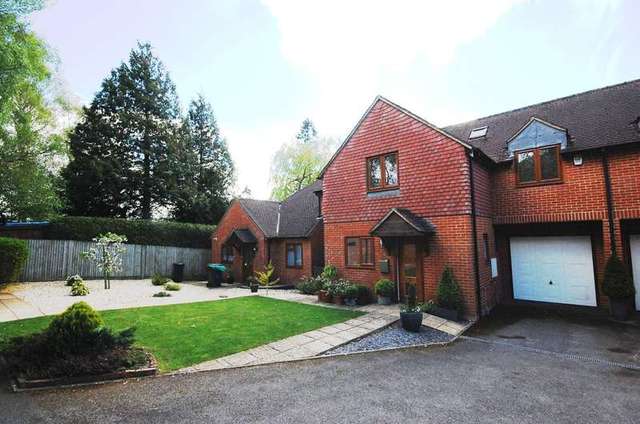  Image of 3 Bedroom Terraced for sale at Forbes Road Kings Worthy Winchester, SO23 7PQ