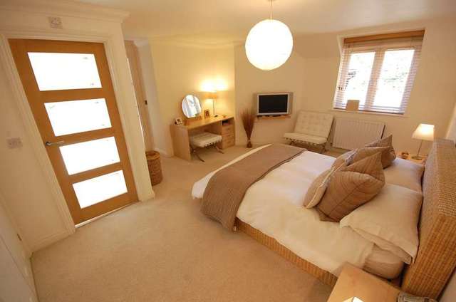  Image of 3 Bedroom Terraced for sale at Forbes Road Kings Worthy Winchester, SO23 7PQ