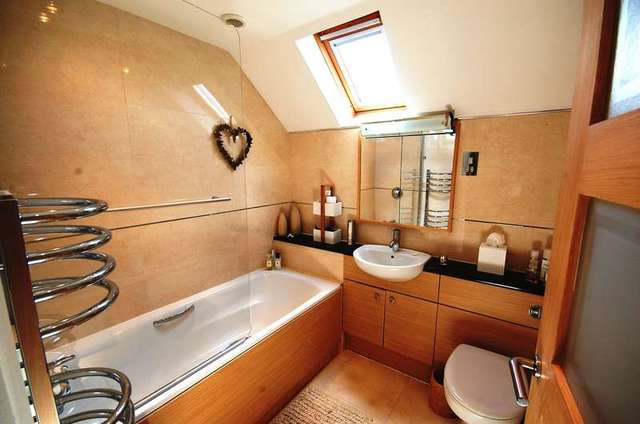  Image of 3 Bedroom Terraced for sale at Forbes Road Kings Worthy Winchester, SO23 7PQ