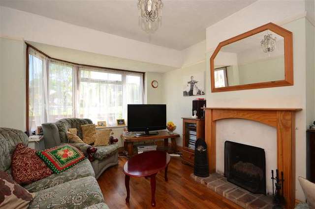  Image of 2 Bedroom Detached for sale at Shoreham-By-Sea West Sussex Shoreham-By-Sea, BN43 6LP