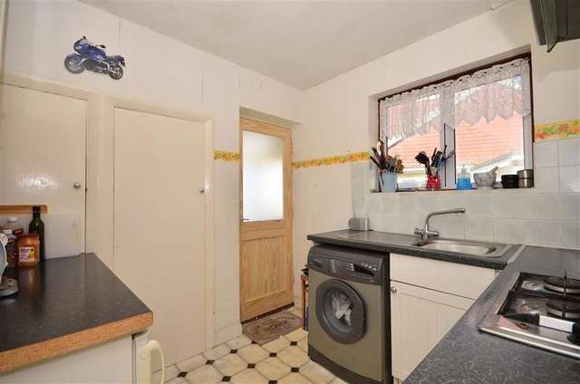  Image of 2 Bedroom Detached for sale at Shoreham-By-Sea West Sussex Shoreham-By-Sea, BN43 6LP
