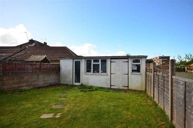  Image of 2 Bedroom Detached for sale at Shoreham-By-Sea West Sussex Shoreham-By-Sea, BN43 6LP