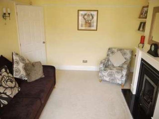  Image of 3 Bedroom Semi-Detached to rent at Leamington Drive Idle Bradford, BD10 9ST