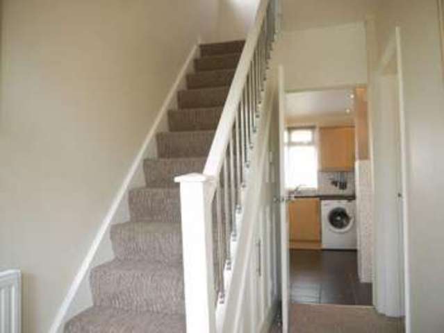  Image of 3 Bedroom Semi-Detached to rent at Leamington Drive Idle Bradford, BD10 9ST