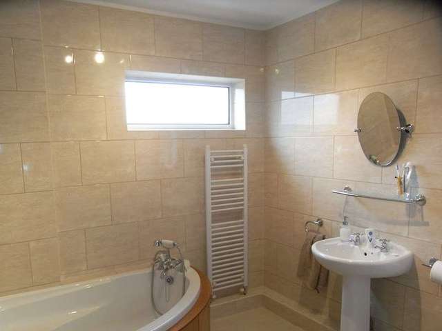  Image of 4 Bedroom Semi-Detached for sale at Leeside  Barnet, EN5 2PD