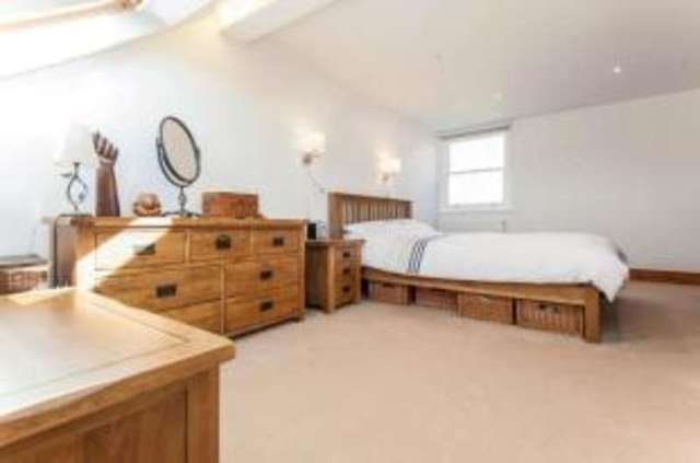  Image of 5 Bedroom Terraced for sale at London  Mortlake, SW14 7HL