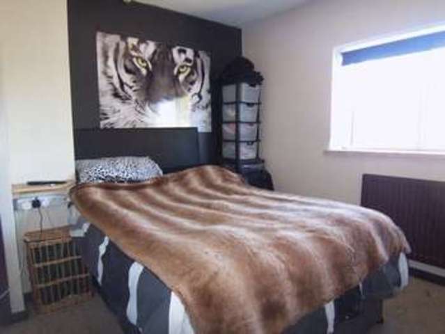  Image of 3 Bedroom Terraced for sale at Loundyes Close  Thatcham, RG18 3EA