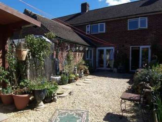  Image of 3 Bedroom Terraced for sale at Loundyes Close  Thatcham, RG18 3EA