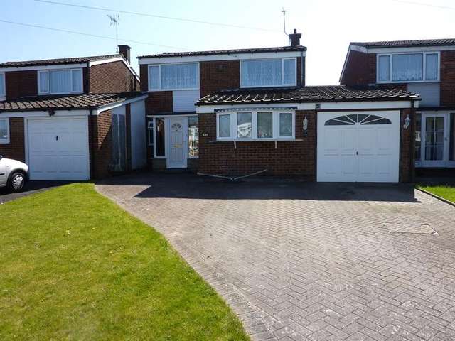  Image of 3 Bedroom Detached for sale at Kensworth Common, LU6 3LP
