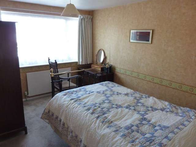  Image of 3 Bedroom Detached for sale at Kensworth Common, LU6 3LP