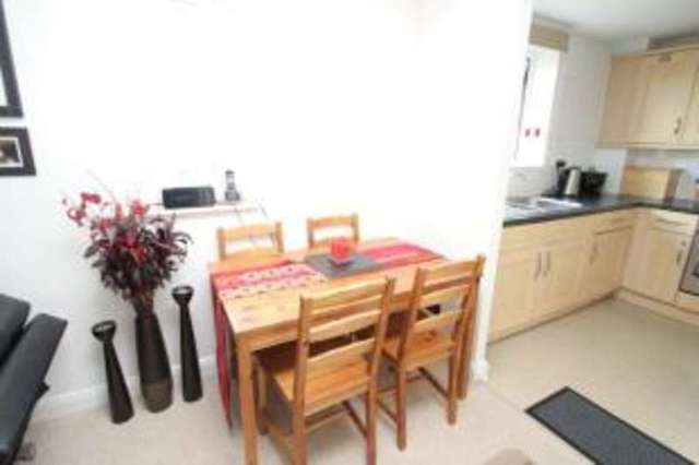  Image of 2 Bedroom Flat for sale at Croydon  Shirley, CR0 7DU