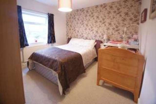  Image of 3 Bedroom Semi-Detached to rent at Manor Avenue  Derby, DE23 6EB