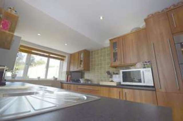  Image of 3 Bedroom Cottage for sale at Yeovil Road  Montacute, TA15 6XG
