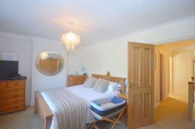  Image of 3 Bedroom Cottage for sale at Yeovil Road  Montacute, TA15 6XG