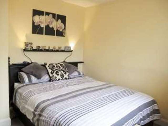  Image of 2 Bedroom Flat for sale at Waverley Place  Innerleithen, EH44 6QG