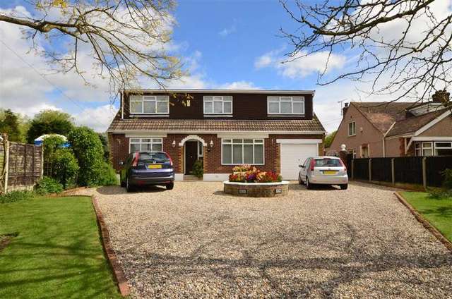  Image of 4 Bedroom Bungalow for sale at Billericay Essex Billericay, CM12 9UL