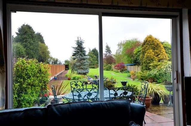  Image of 4 Bedroom Bungalow for sale at Billericay Essex Billericay, CM12 9UL