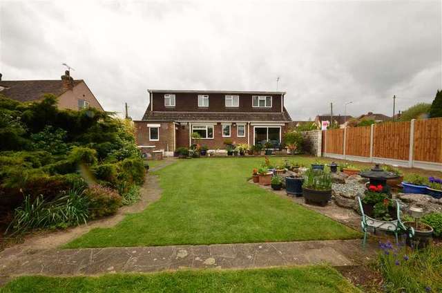  Image of 4 Bedroom Bungalow for sale at Billericay Essex Billericay, CM12 9UL