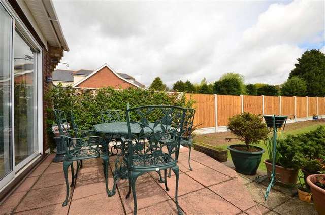  Image of 4 Bedroom Bungalow for sale at Billericay Essex Billericay, CM12 9UL