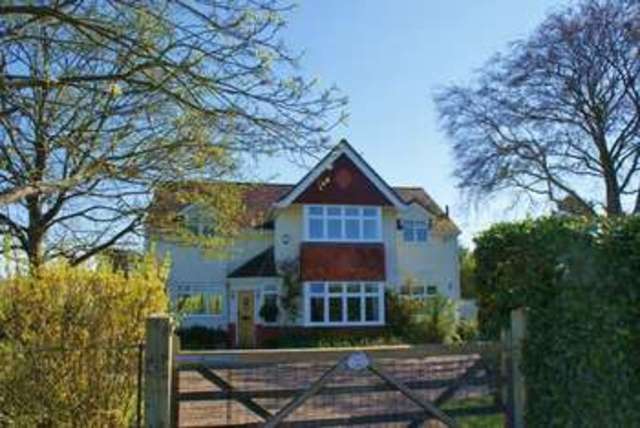  Image of 4 Bedroom Detached for sale at Park View Drive North Charvil Reading, RG10 9QY