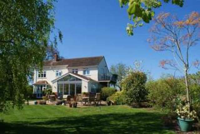  Image of 4 Bedroom Detached for sale at Park View Drive North Charvil Reading, RG10 9QY
