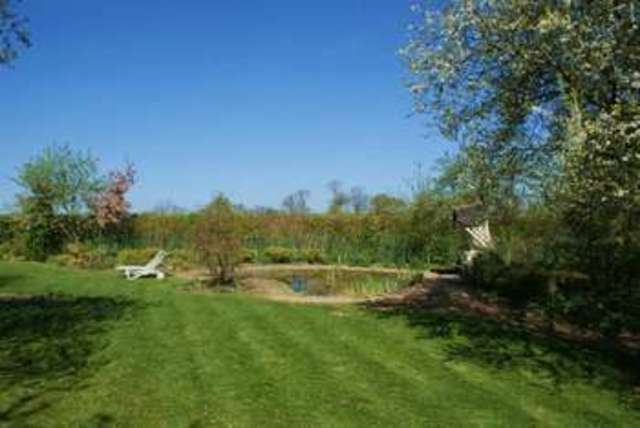  Image of 4 Bedroom Detached for sale at Park View Drive North Charvil Reading, RG10 9QY
