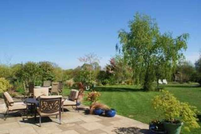  Image of 4 Bedroom Detached for sale at Park View Drive North Charvil Reading, RG10 9QY