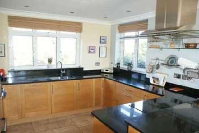  Image of 4 Bedroom Detached for sale at Park View Drive North Charvil Reading, RG10 9QY