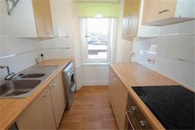  Image of 2 Bedroom Flat for sale at Ochil Street  Tillicoultry, FK13 6EJ