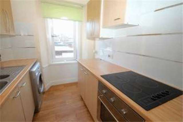  Image of 2 Bedroom Flat for sale at Ochil Street  Tillicoultry, FK13 6EJ
