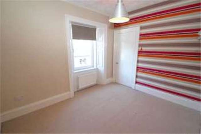  Image of 2 Bedroom Flat for sale at Ochil Street  Tillicoultry, FK13 6EJ