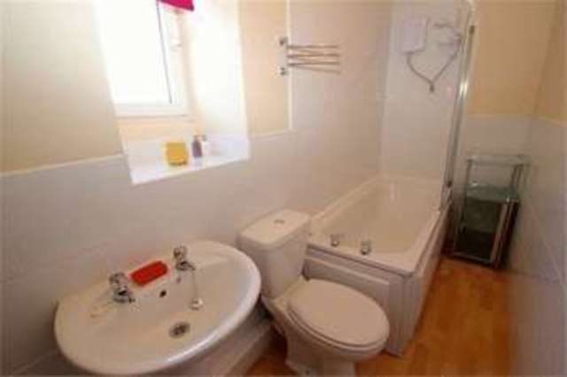  Image of 2 Bedroom Flat for sale at Ochil Street  Tillicoultry, FK13 6EJ