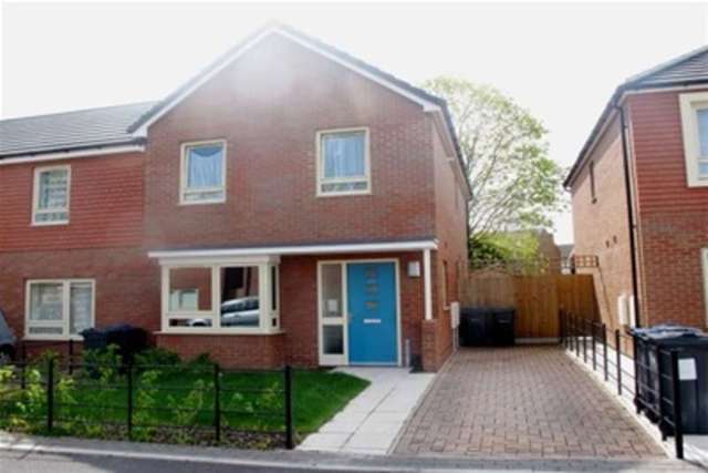  Image of 4 Bedroom Detached to rent at Birmingham, B8 2DL