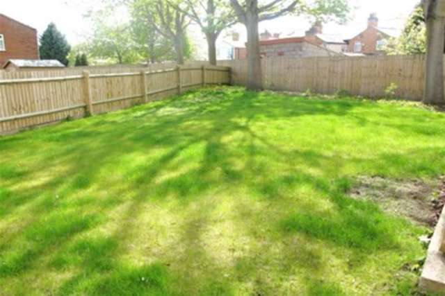  Image of 4 Bedroom Detached to rent at Birmingham, B8 2DL