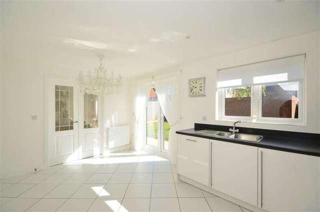  Image of 4 Bedroom Detached for sale at Emsworth Hampshire Emsworth, PO10 7GN