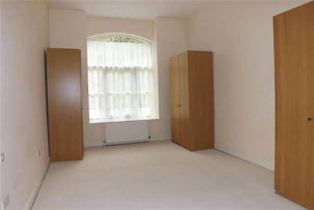  Image of 2 Bedroom Flat to rent at Buxton, SK17 8SW