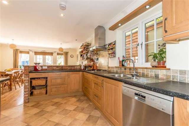  Image of 6 Bedroom Detached for sale at Queen Street  Lydney, GL15 5LZ