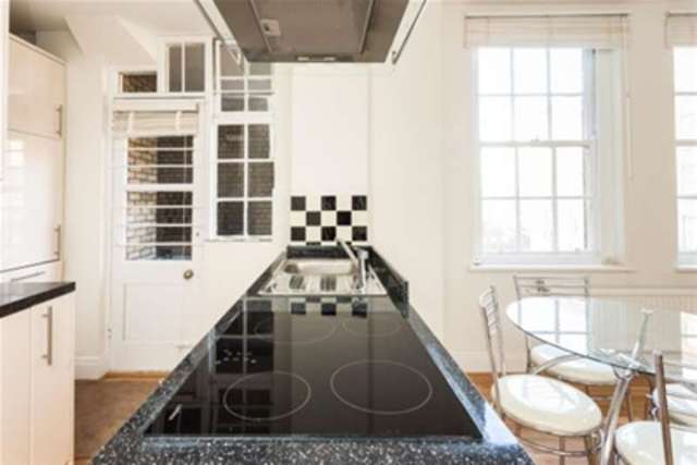  Image of 2 Bedroom Flat to rent at London, W2 4QR