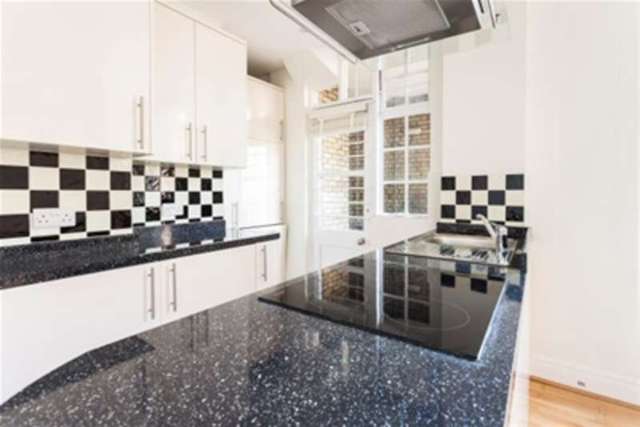  Image of 2 Bedroom Flat to rent at London, W2 4QR